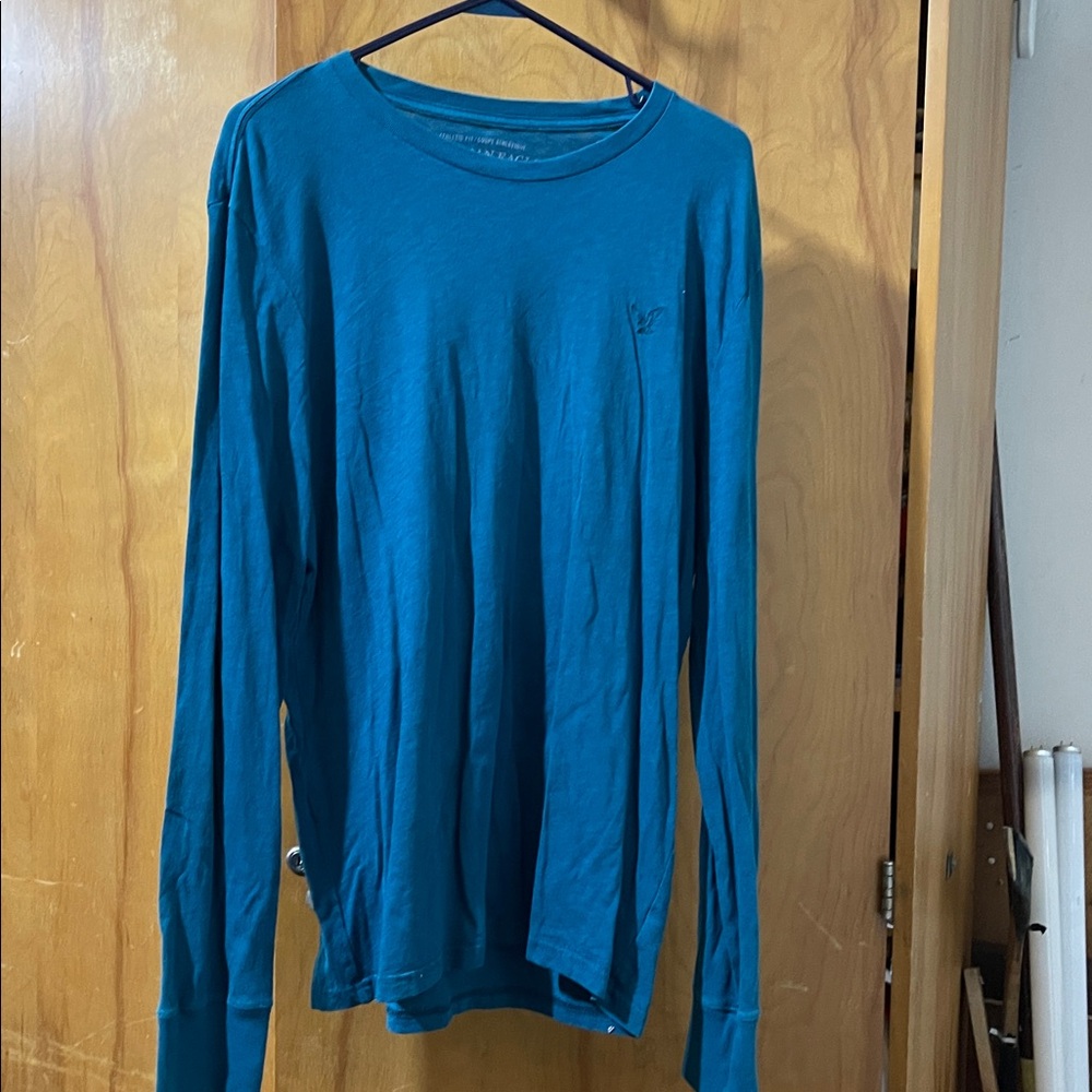 American Eagle Outfitters Blue Athletic Fit Shirt